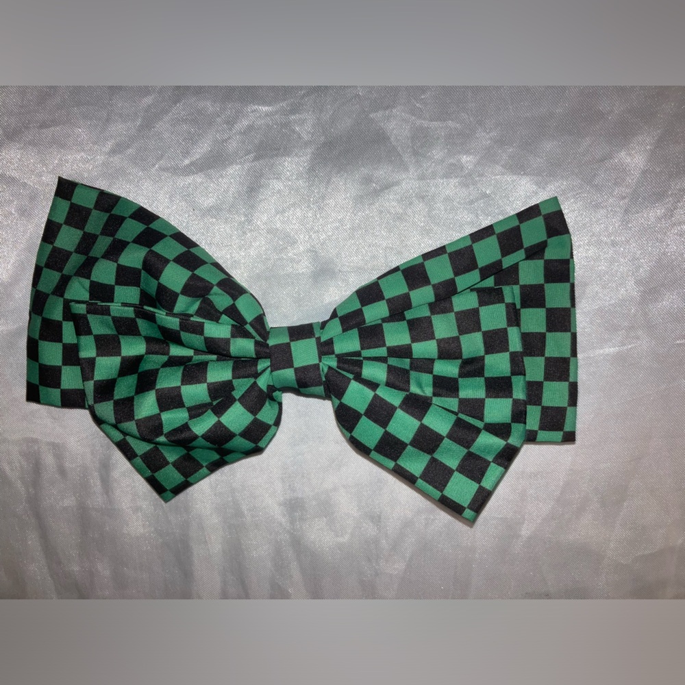 Green checkered hair clip